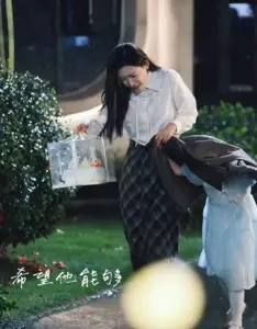 《婚色已晚》：当爱情遭遇现实，你是否还能坚守初心？